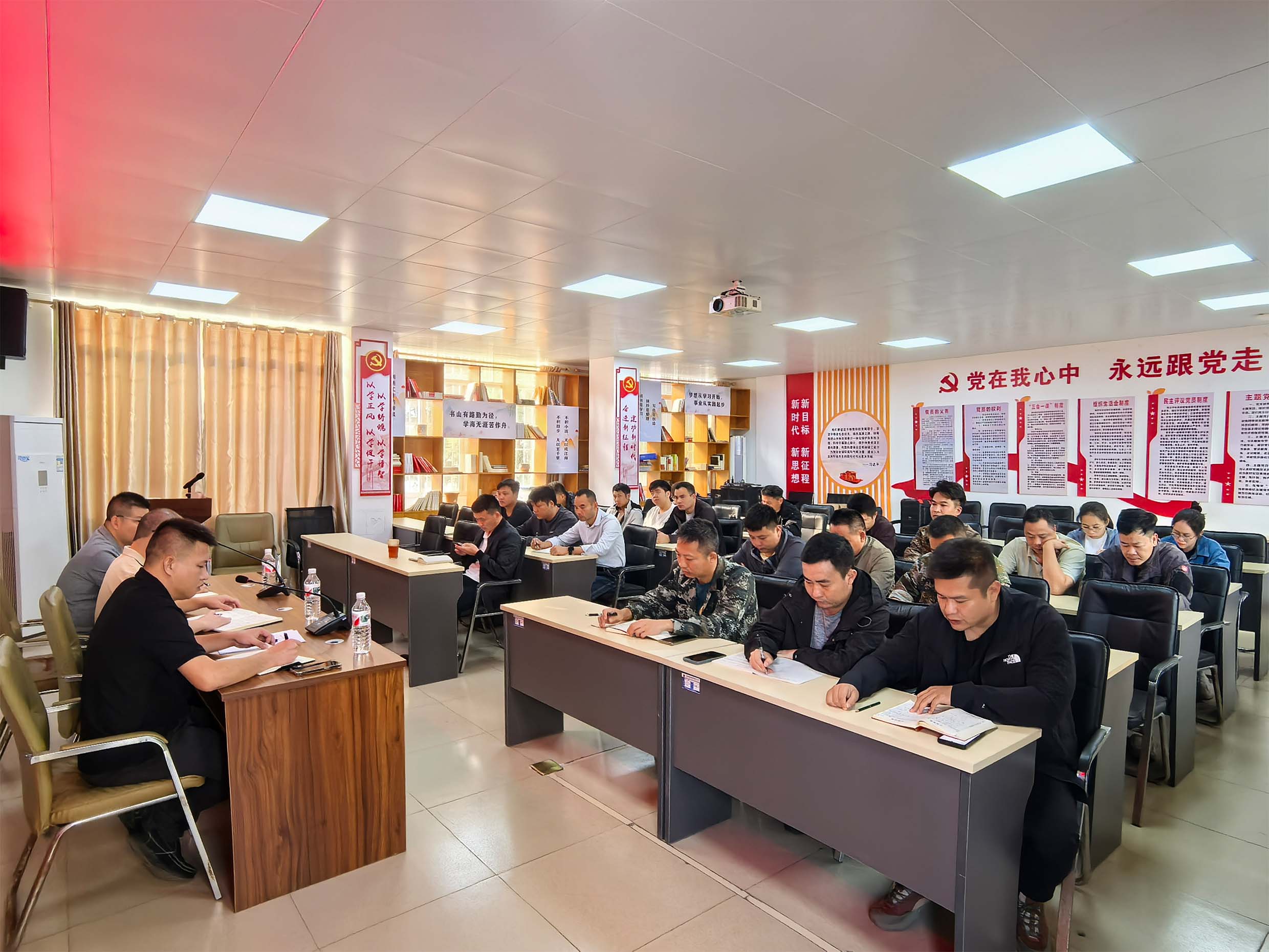 鹿晟公司召开安全生产暨 2025年营林生产工作部署会